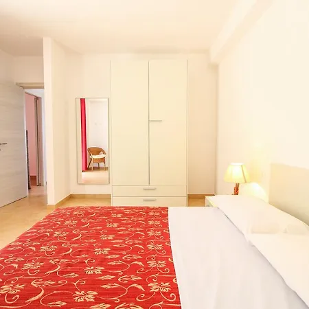 Дом отдыха Family Porto Vecchio Лампедуза